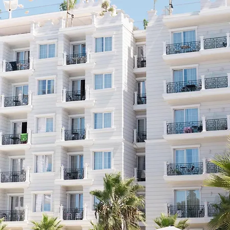 Szálloda Amelia Mare Golem